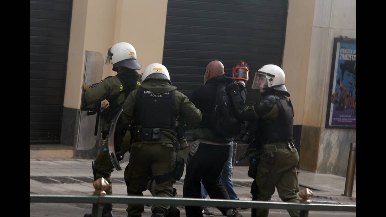 Χρυσαυγίτες02