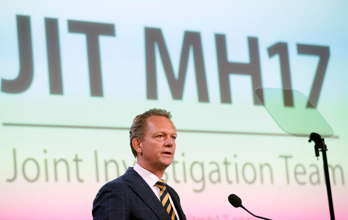 MH1702