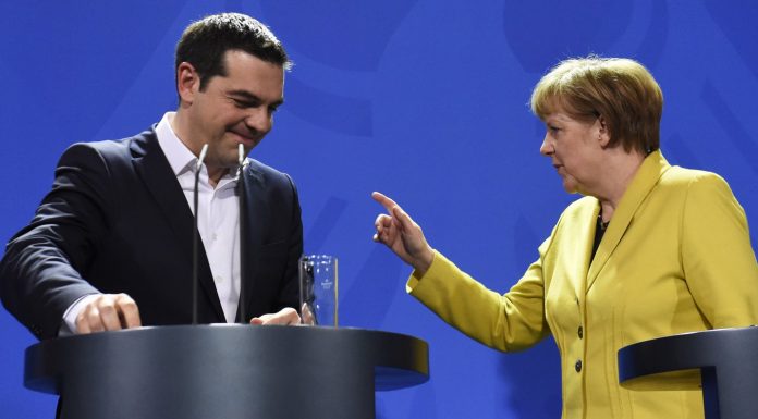 Politico: Αποικία χρέους η Ελλάδα- Χλευάζουν τον Τσίπρα