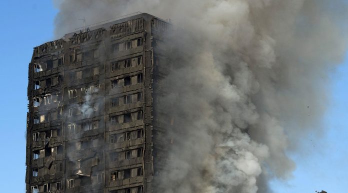 Εγκληματική παράλειψη – Για λιγότερο από 6.000 ευρώ κάηκαν στον Πύργο Γκρένφελ Μετρό