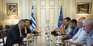 Συμβασιούχοι