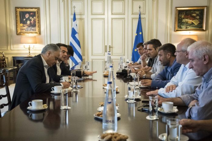 Συμβασιούχοι