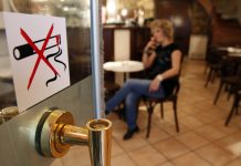WSJ: Γιατί δεν ισχύει ο αντικαπνιστικός νόμος στην Ελλάδα; Εξαιτίας των Ελλήνων!