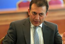 Βρούτσης