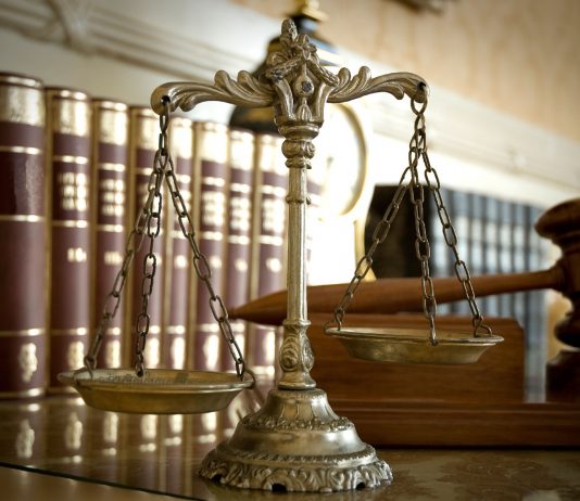 Νέες βολές κατά Πολάκη και Παπαγγελόπουλο εξαπέλυσαν δικαστές και εισαγγελείς