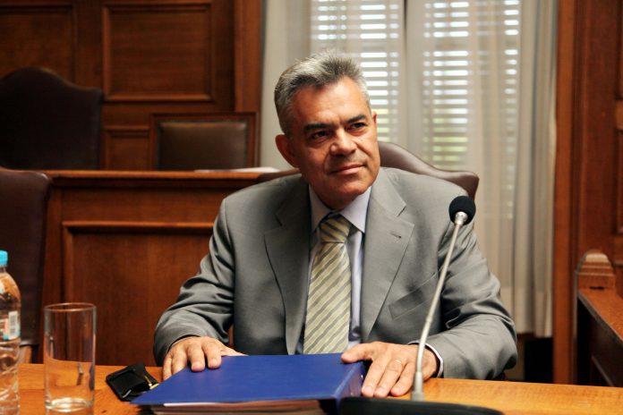 Μαντέλης