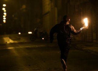 Άλλη μια επίθεση με μολότοφ στα Εξάρχεια τα ξημερώματα