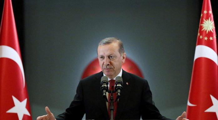 Βάλλει εναντίον και των… τραπεζών ο Ρετζέπ Ταγίπ Ερντογάν!
