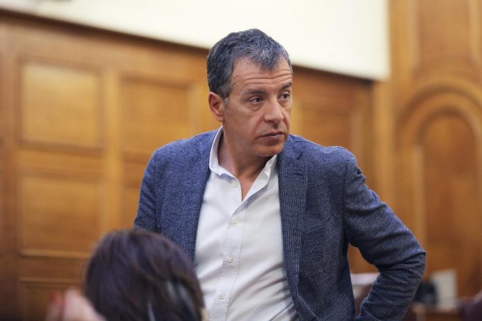 Σταύρος Θεοδωράκης