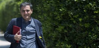 Τα “μαζεύει” ο Τσακαλώτος για Γεωργίου: «Εμπιστευόμαστε πλήρως τα στοιχεία»