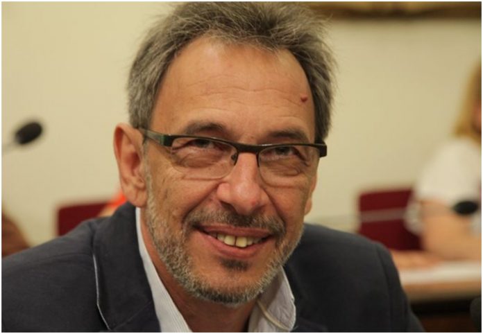 Τσακνής