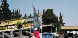 Μόνο στην Ελλάδα: Οδηγός μηχανής σε ρόλο ζογκλέρ στη Θεσσαλονίκη (pics)