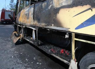 Λάρισα: Λεωφορείο άρπαξε φωτιά εν κινήσει!