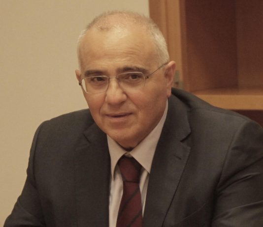 Καραμούζη