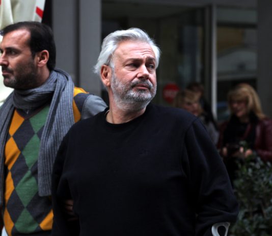 Καρούζος