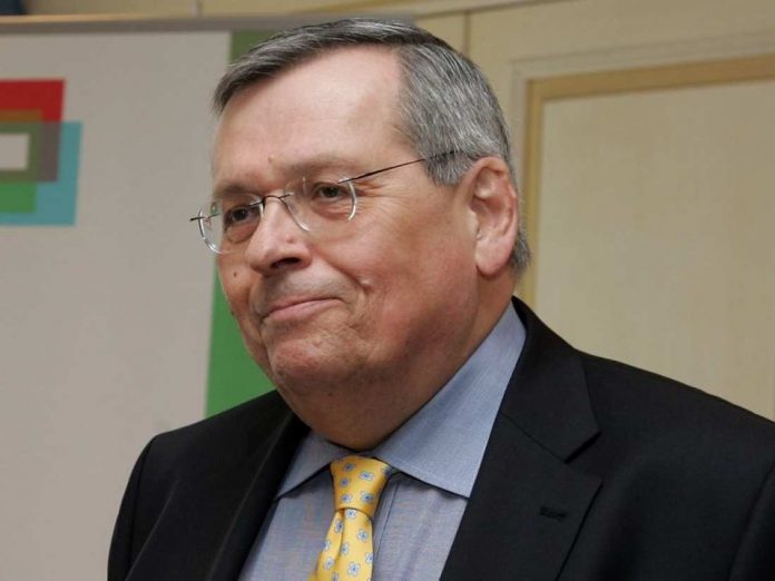 Μάνος