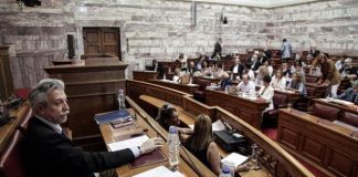 Αποδέχτηκε ο Κοντονής την πρόταση για αλλαγή φύλου από τα 15 έτη!
