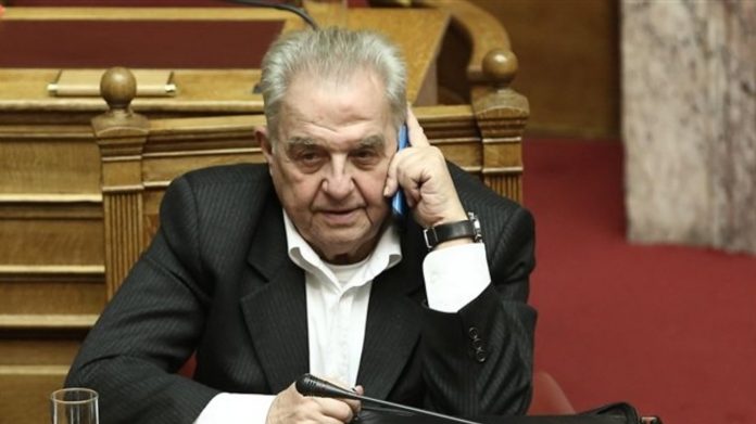 Φλαμπουράρης