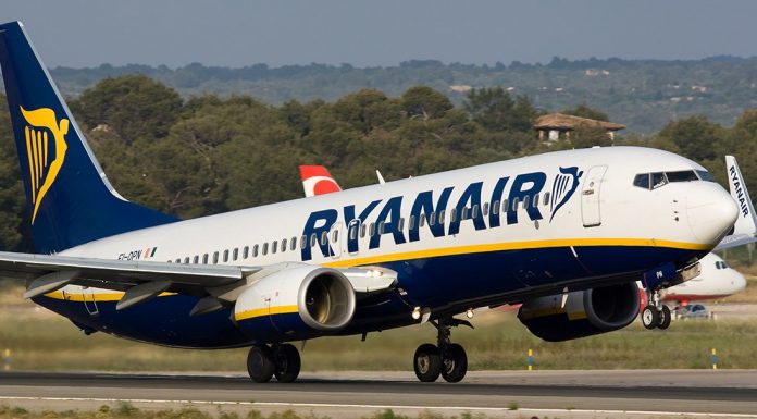 Τι συνέβη – Άλλαξε πορεία πτήση της Ryanair πάνω από το Λονδίνο Ryanair
