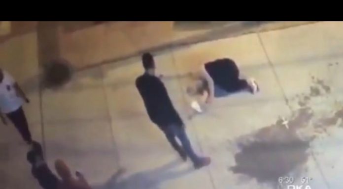 Απίστευτο! Ρίχνει αναίσθητη στο έδαφος μια γυναίκα και οι περαστικοί βγάζουν selfies (video)