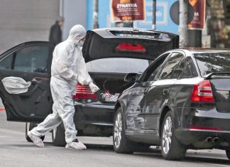 Συνελήφθη 29χρονος από την αντιτρομοκρατική για το δέμα-βόμβα στον Λουκά Παπαδήμο (upd -pics)