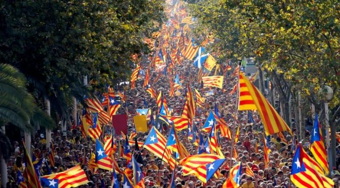 Ακύρωσε την κήρυξη της ανεξαρτησίας της Καταλονίας ο Πουτζδεμόν – Τι συνέβη