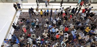 Λεφτά υπάρχουν: «Άφαντο» το iPhone X -Πάνω από 17.000 παραγγελίες στην Ελλάδα!