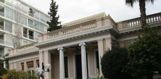 Αποποιείται τον ευθυνών της η κυβέρνηση για την άδεια του Κουφοντίνα