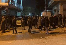 Ρομά επιτέθηκαν στο αστυνομικό τμήμα Άνω Λιοσίων – Τραυματίες εννέα αστυνομικοί