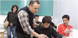 Οι Θεσμοί θέλουν οι εκπαιδευτικοί να δουλεύουν περισσότερο! – Γυρνούν πλάτη στον Γαβρόγλου Εκπαιδευτικοί