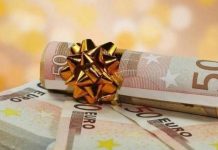 Απέλυσαν εργαζόμενους επειδή δεν επέστρεψαν το δώρο Χριστουγέννων