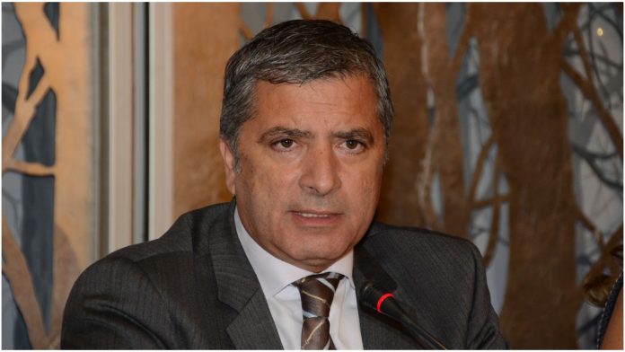 Πατούλης
