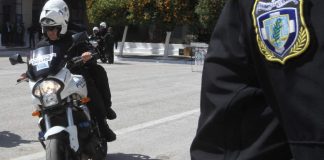 Συμμορία Πακιστανών μαχαιρώνει περαστικούς – Τρόμος σε Φιλοπάππου και Ακρόπολη Φιλοπάππου