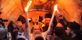 Το Άγιο Φως παρέλαβε ο ΥΦΥΠΕΞ, Γιάννης Αμανατίδης