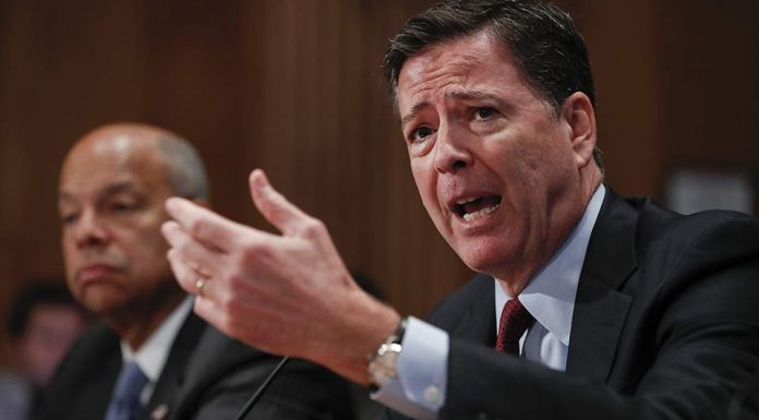 Πρώην διευθυντής του FBI κατά Τραμπ: “Συμπεριφέρεται ως αφεντικό της μαφίας” FBI