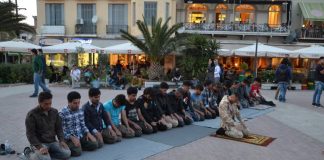 Λέσβος: Μήνυση αντιδημάρχου Καλλονής για την κατάληψη της πλατείας Σαπφούς από τους μετανάστες