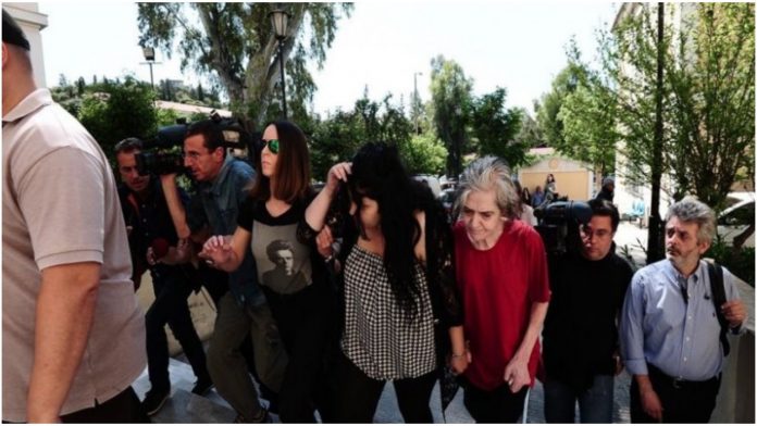 19χρονη