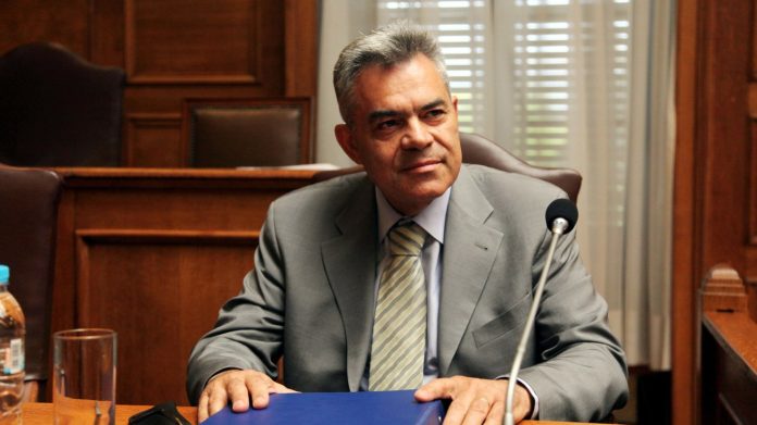 Μαντέλης