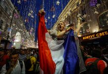Άγνωστη τσέπωσε μετάλλιο στον τελικό του Μουντιάλ!