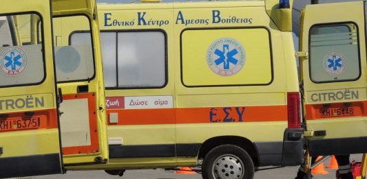 Σε κρίσιμη κατάσταση η 33χρονη μητέρα που έπεσε από τρίτο όροφο πολυκατοικίας, στη Λαμία