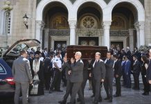 Θλίψη και οδύνη στην κηδεία του Σωκράτη Κόκκαλη Junior