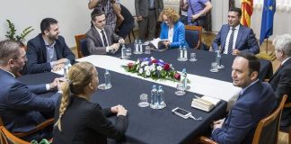 Συνάντηση των πολιτικών αρχηγών στα Σκόπια, για το δημοψήφισμα