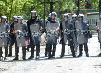 Ο Τσίπρας έχασε τη δίκη για την μήνυση που είχε κάνει στους 18 αστυνομικούς ΜΑΤ