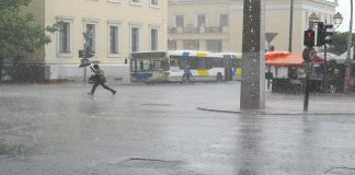 Έκτακτη πρόγνωση καιρού, έρχονται καταιγίδες και πτώση της θερμοκρασίας