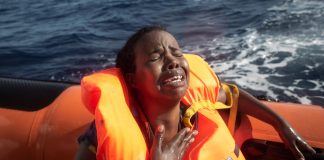 Θρίλερ ομηρείας με το Aquarius που μεταφέρει 141 μετανάστες και πρόσφυγες