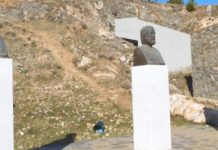 Ανήκουστο! Έκλεψαν προτομές του Αισχύλου, του Σοφοκλή και του Ευριπίδη από γήπεδο ποδοσφαίρου στον Τύρναβο