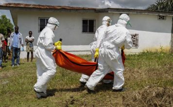 Συναγερμό από ΠΟΥ: Πιθανόν να μην υπάρχει εμβόλιο για το νέο ξέσπασμα του ιού Έμπολα