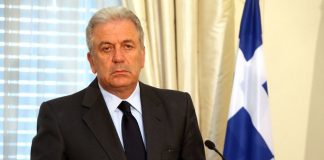 Δ. Αβραμόπουλος: “Μαζί με τις ελληνικές αρχές κρατήσαμε τη χώρα στο ευρώ και τη Σένγκεν”
