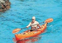 Ατύχημα για τον Γιώργο Παπανδρέου: Έκανε κανό και έπεσε στα βράχια!