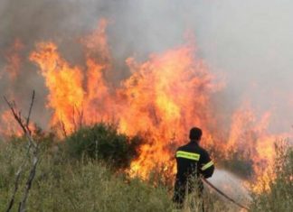 Πυρκαγιά στον Πύργο: Δόθηκε εντολή για εκκένωση στη Σαρακίνα